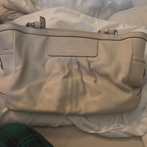 Coach Off-White Leather Shoulder Bag